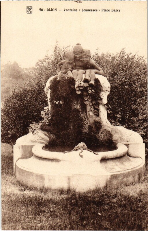 Carte postale ancienne Dijon Fontaine Jeunesses à Dijon