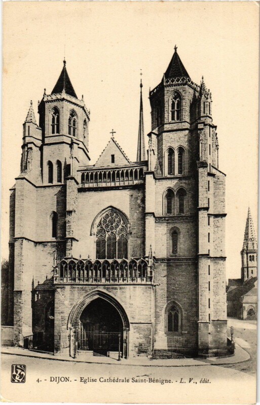 Carte postale ancienne Dijon Cathedrale Saint-Benigne à Dijon