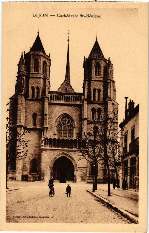 Carte postale ancienne Dijon Cathedrale Saint-Benigne à Dijon
