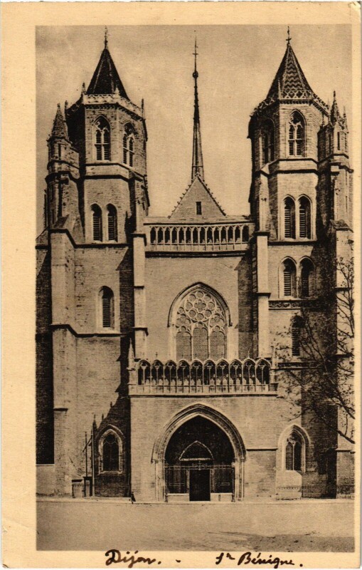 Carte postale ancienne Dijon Cathedrale Saint-Benigne à Dijon