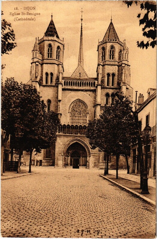 Carte postale ancienne Dijon Cathedrale Saint-Benigne à Dijon