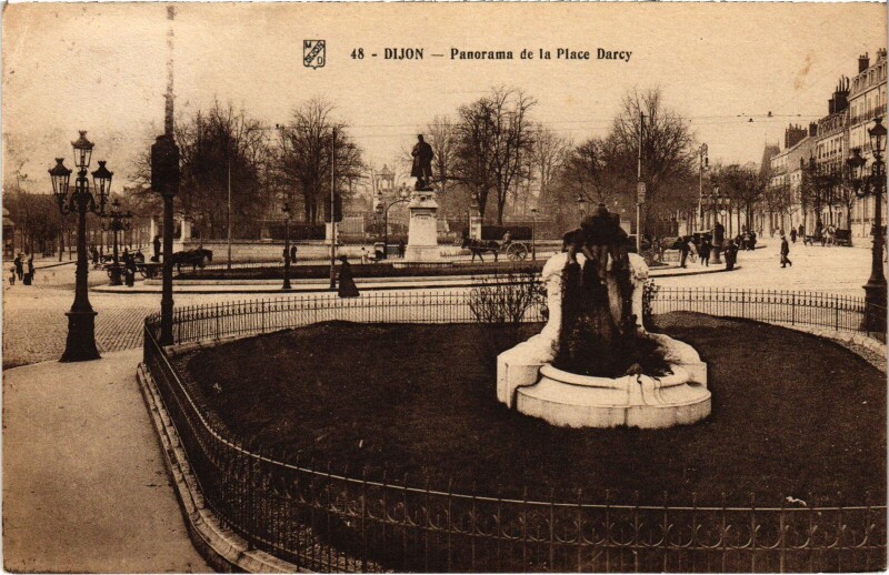 Carte postale ancienne Dijon panorama de la Place Darcy à Dijon
