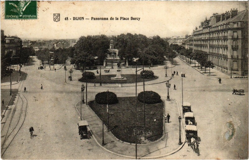 Carte postale ancienne Dijon panorama de la Place Darcy à Dijon