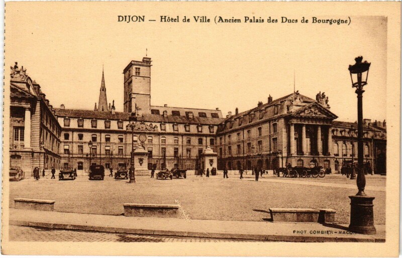 Carte postale ancienne Dijon Hotel de Ville à Dijon