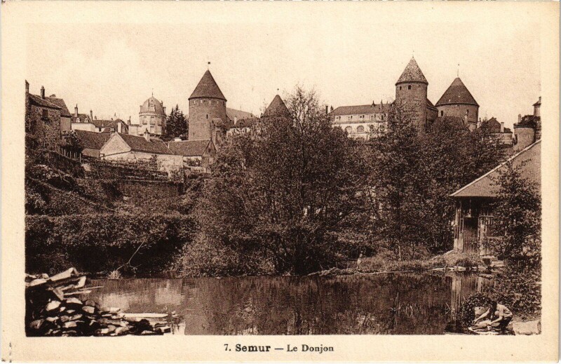 Carte postale ancienne Semur Le Donjon