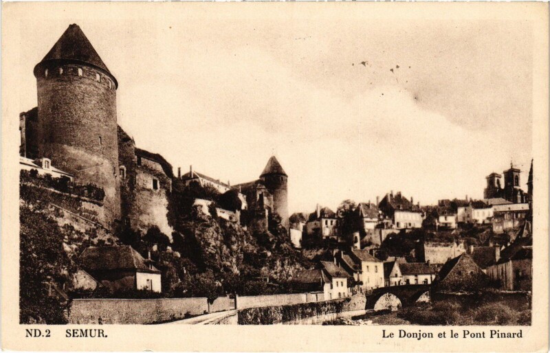 Carte postale ancienne Semur Pont Pinard et le Donjon