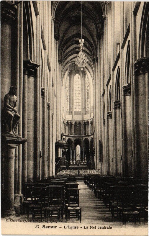 Carte postale ancienne Semur Eglise La Nef
