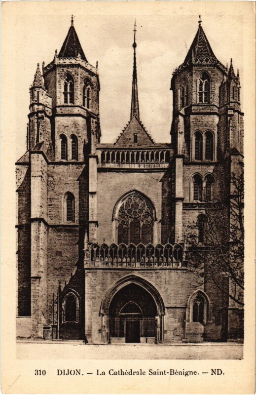 Carte postale ancienne Dijon Cathedrale Saint-Benigne à Dijon