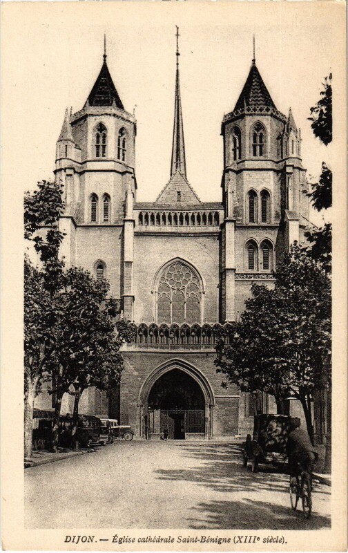 Carte postale ancienne Dijon Cathedrale Saint-Benigne à Dijon