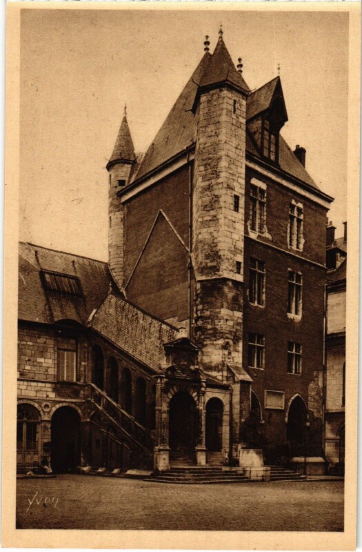 Carte postale ancienne Dijon Palais Ducal Tour de Bar à Dijon