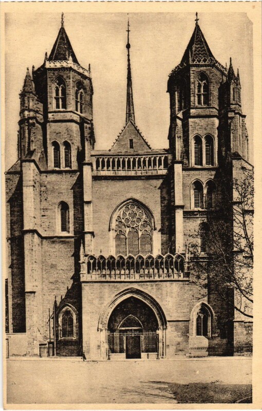 Carte postale ancienne Dijon Cathedrale Saint-Benigne à Dijon