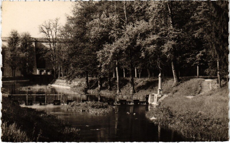 Carte postale ancienne Semur Barrage de Pont