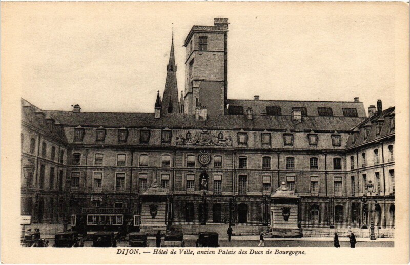 Carte postale ancienne Dijon Hotel de Ville à Dijon