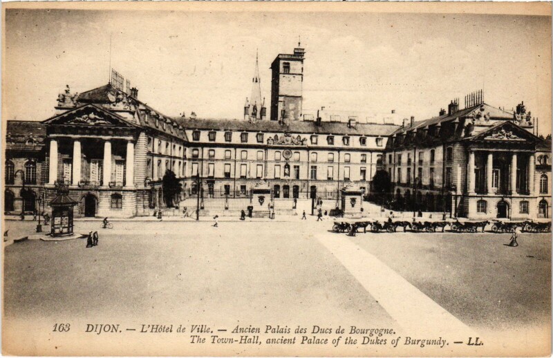 Carte postale ancienne Dijon Hotel de Ville à Dijon