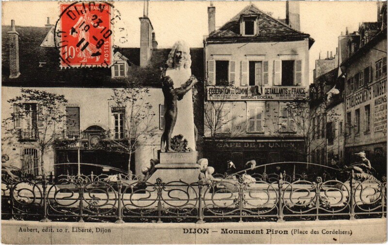 Carte postale ancienne Dijon Monument Piron à Dijon