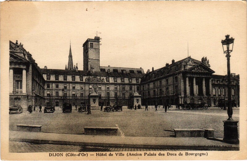 Carte postale ancienne Dijon Hotel de Ville à Dijon
