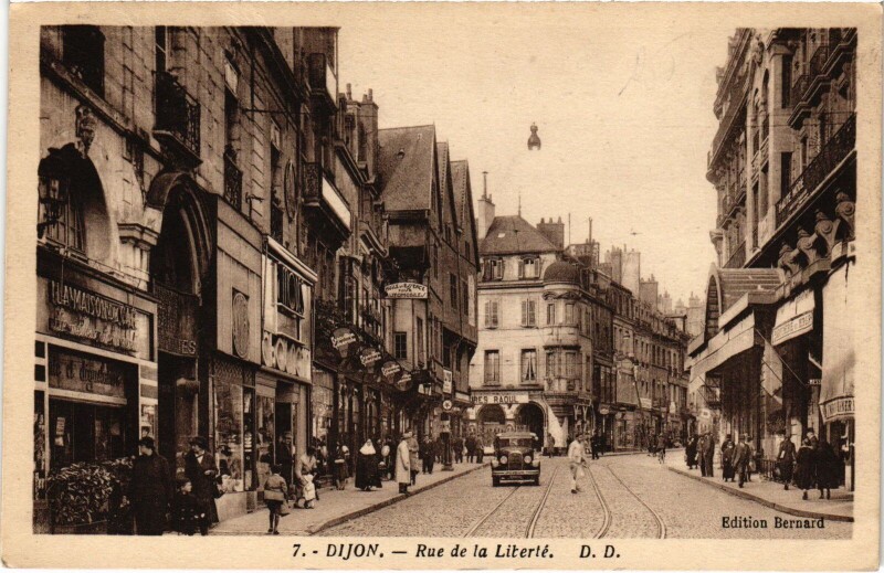 Carte postale ancienne Dijon Rue de la Liberte à Dijon