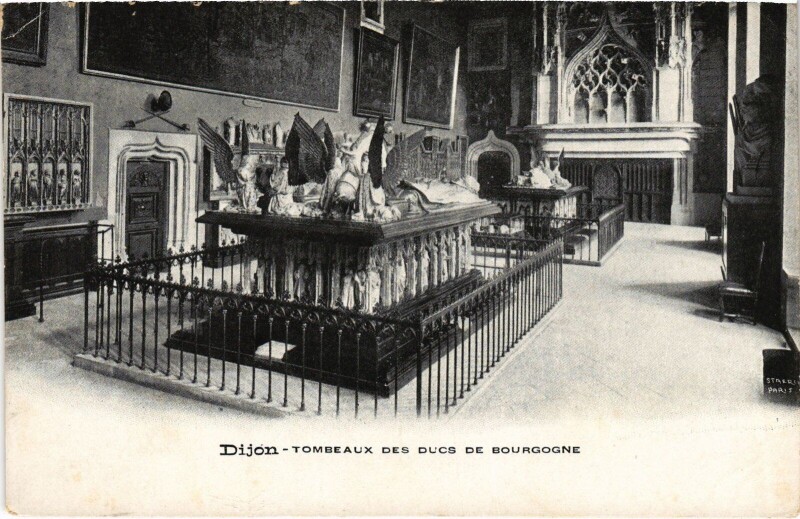 Carte postale ancienne Dijon Tombeaux des Ducs de Bourgogne à Dijon