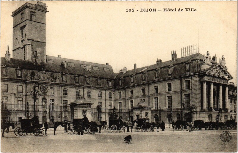 Carte postale ancienne Dijon Hotel de Ville à Dijon