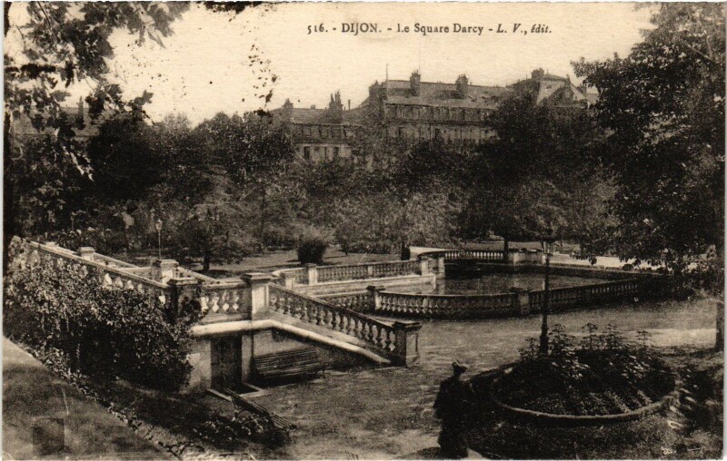 Carte postale ancienne Dijon Square Darcy à Dijon