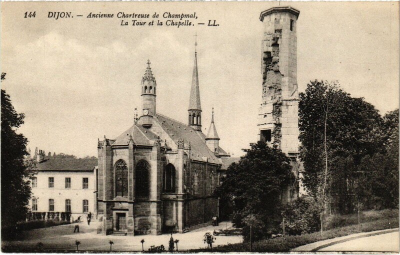 Carte postale ancienne Dijon Chartreuse de Champmol Tour et la Chapelle à Dijon