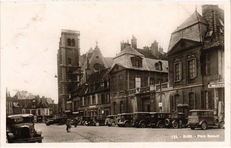 Carte postale ancienne Dijon Place Bossuet à Dijon