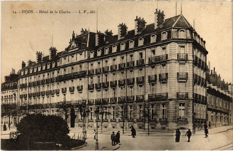 Carte postale ancienne Dijon Hotel de la Cloche à Dijon