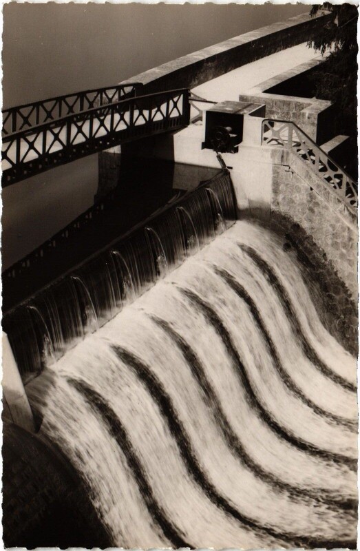 Carte postale ancienne Semur Barrage de Pont Le Deversoir