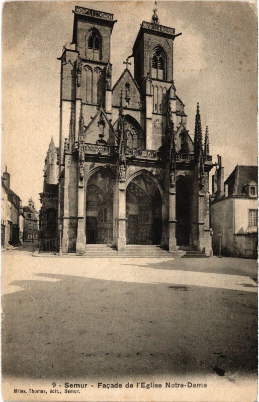Carte postale ancienne Semur Facade de l'Eglise Notre Dame