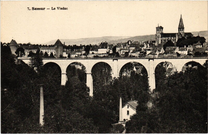 Carte postale ancienne Semur Le Viaduc