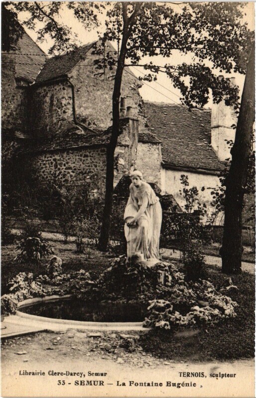 Carte postale ancienne Semur Fontaine Eugenie