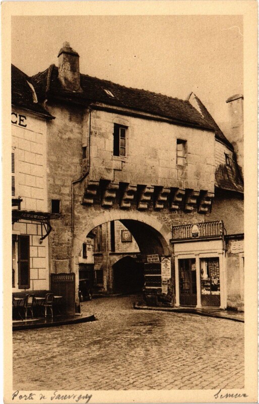 Carte postale ancienne Semur Porte Sauvigny
