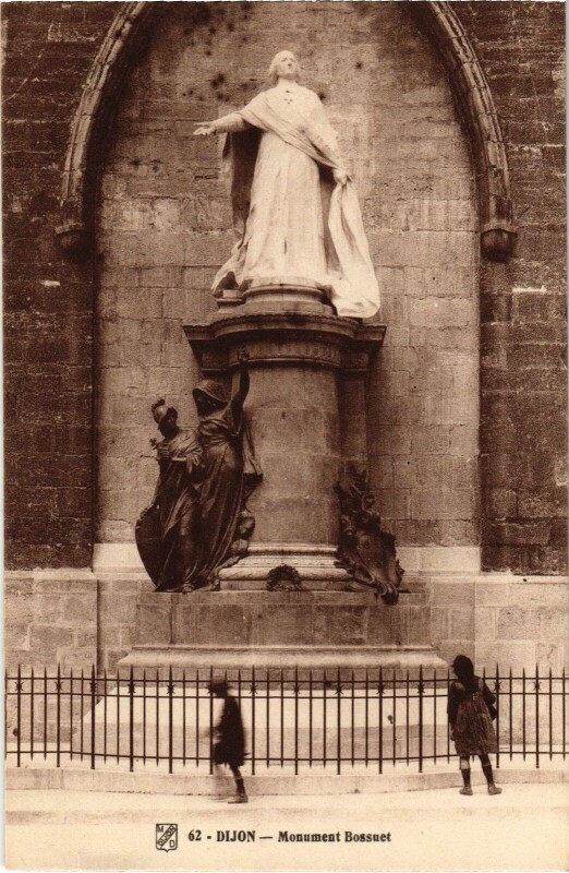 Carte postale ancienne Dijon Monument Bossuet à Dijon