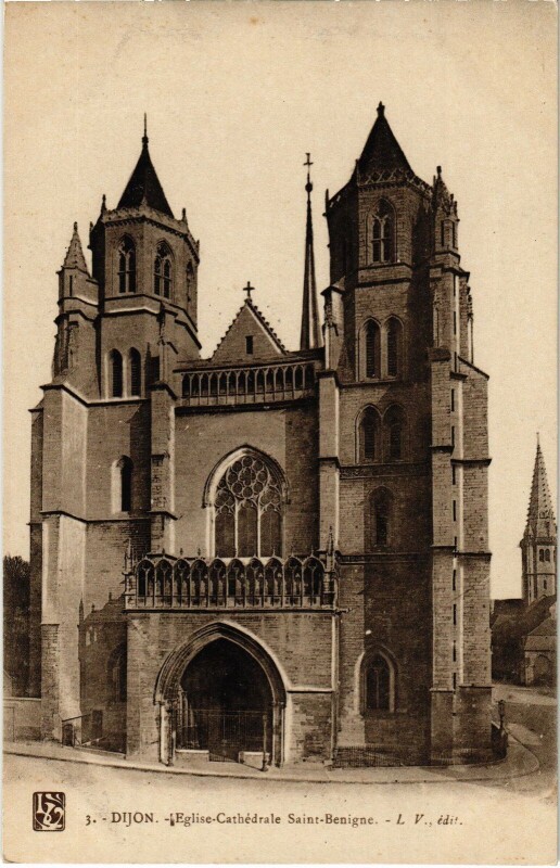 Carte postale ancienne Dijon Cathedrale Saint-Benigne à Dijon