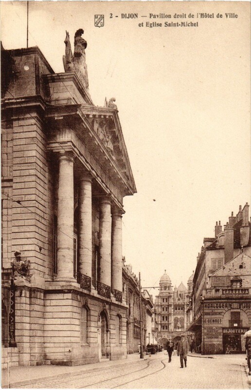 Carte postale ancienne Dijon Pavillon gauche de l'Hotel de Ville à Dijon