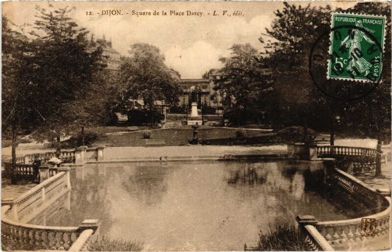 Carte postale ancienne Dijon Square de la Place Darcy à Dijon