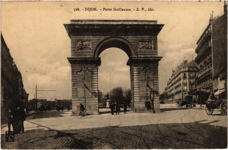 Carte postale ancienne Dijon Porte Guillaume à Dijon