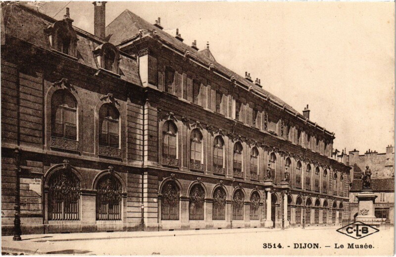 Carte postale ancienne Dijon Le Musee à Dijon