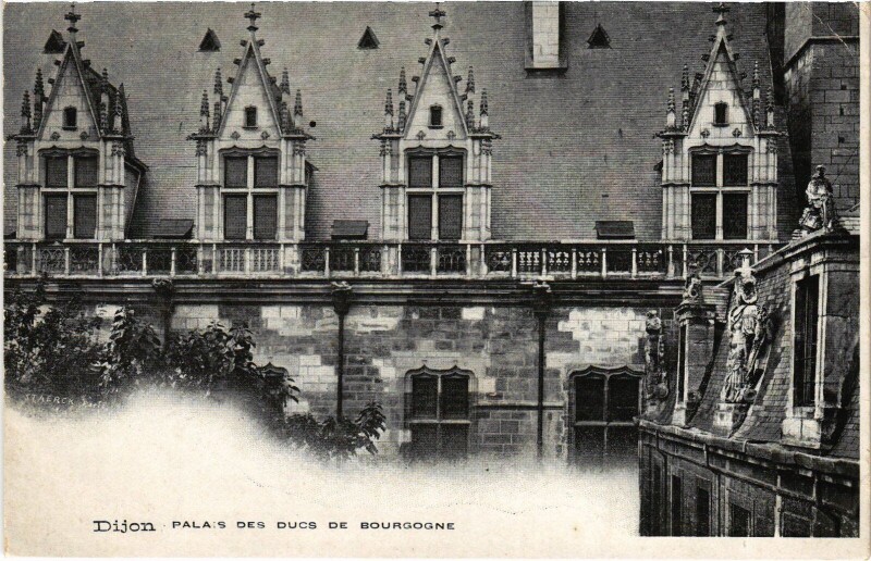 Carte postale ancienne Dijon Palais des Ducs de Bourgogne à Dijon