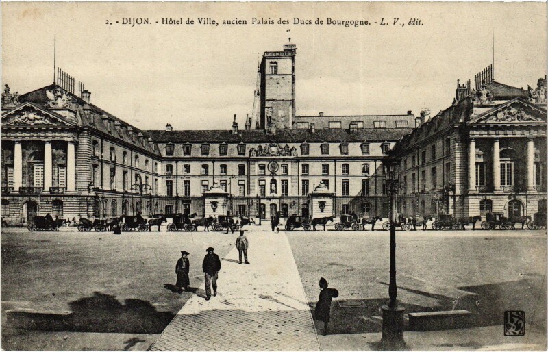 Carte postale ancienne Dijon Hotel de Ville à Dijon