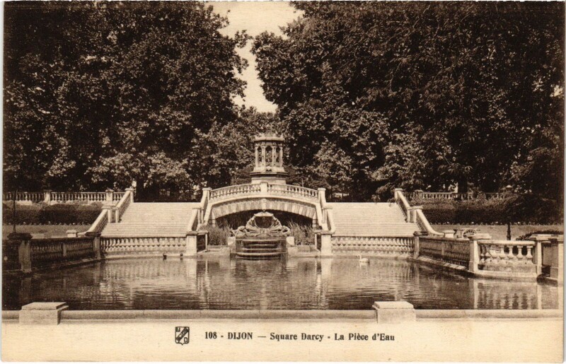 Carte postale ancienne Dijon Square Darcy Piece d'Eau à Dijon
