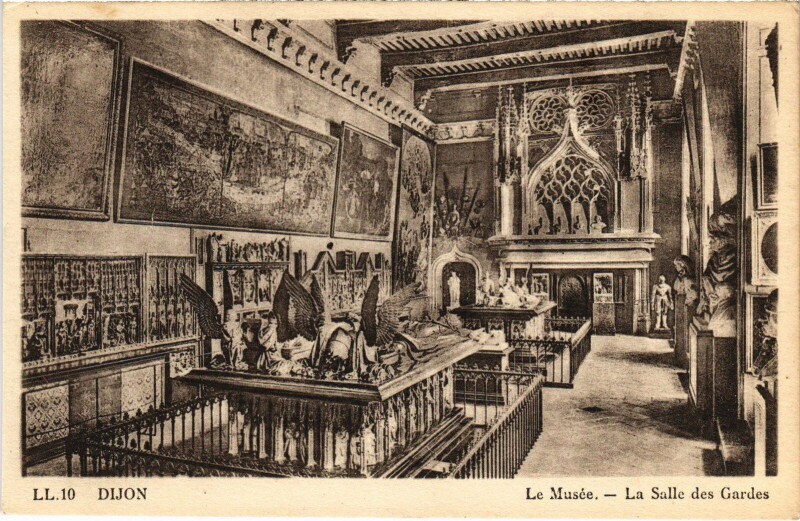 Carte postale ancienne Dijon Le Musee Salle des Gardes à Dijon