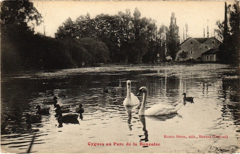 Carte postale ancienne Beaune Hotel Dieu à Beaune