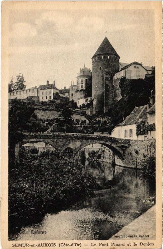 Carte postale ancienne Semur Pont Pinard et le Donjon