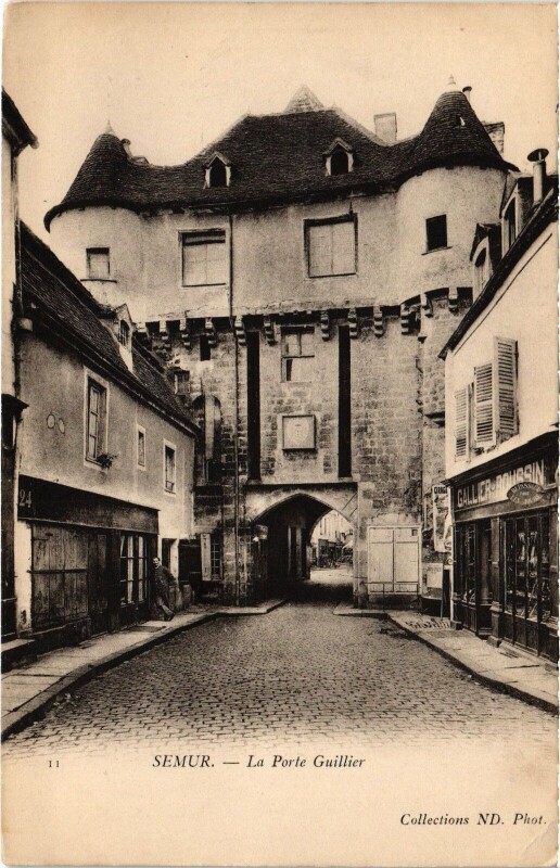 Carte postale ancienne Semur Porte Guillier