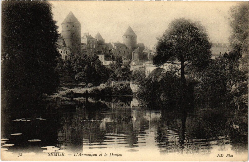 Carte postale ancienne Semur Armancon et le Donjon