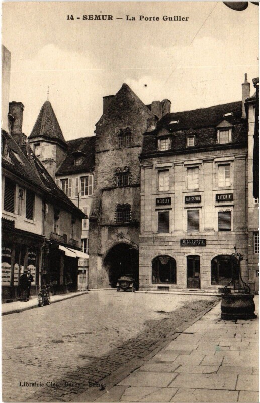 Carte postale ancienne Semur Porte Guillier