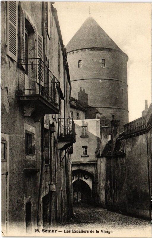 Carte postale ancienne Semur Les Escaliers de la Vierge