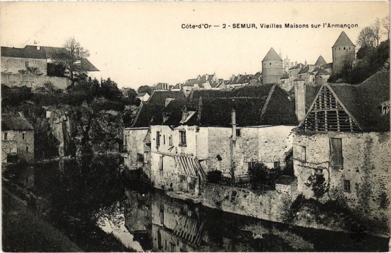 Carte postale ancienne Semur vieilles Maisons sur l'Armancon