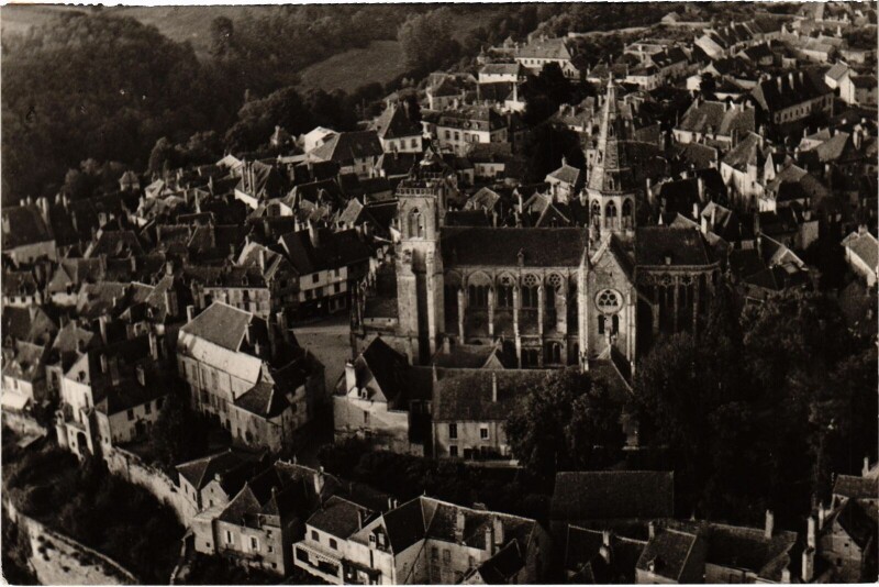 Carte postale ancienne Semur Quartier Notre Dame